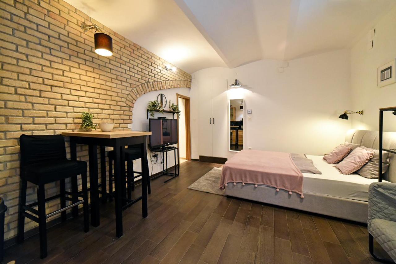 זאגרב Manuela Varsavska Studio Apartments מראה חיצוני תמונה