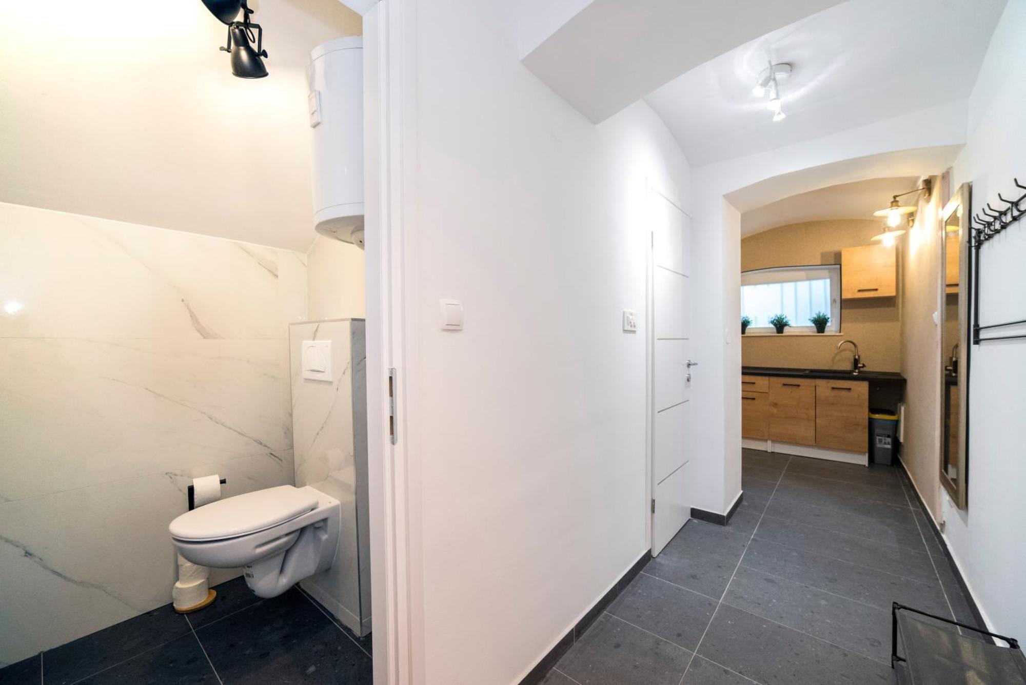 זאגרב Manuela Varsavska Studio Apartments מראה חיצוני תמונה